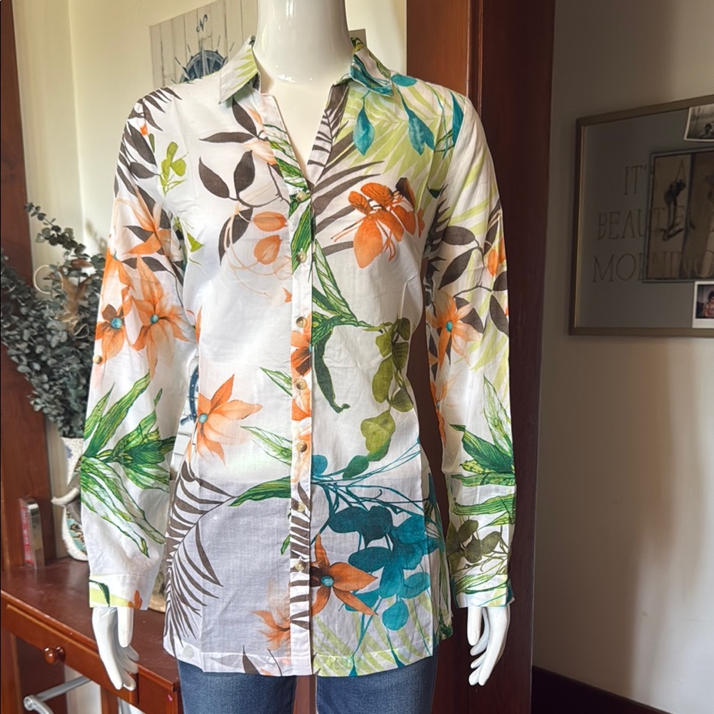 NWT northern reflections size small Floral Print Button-Up Blouse